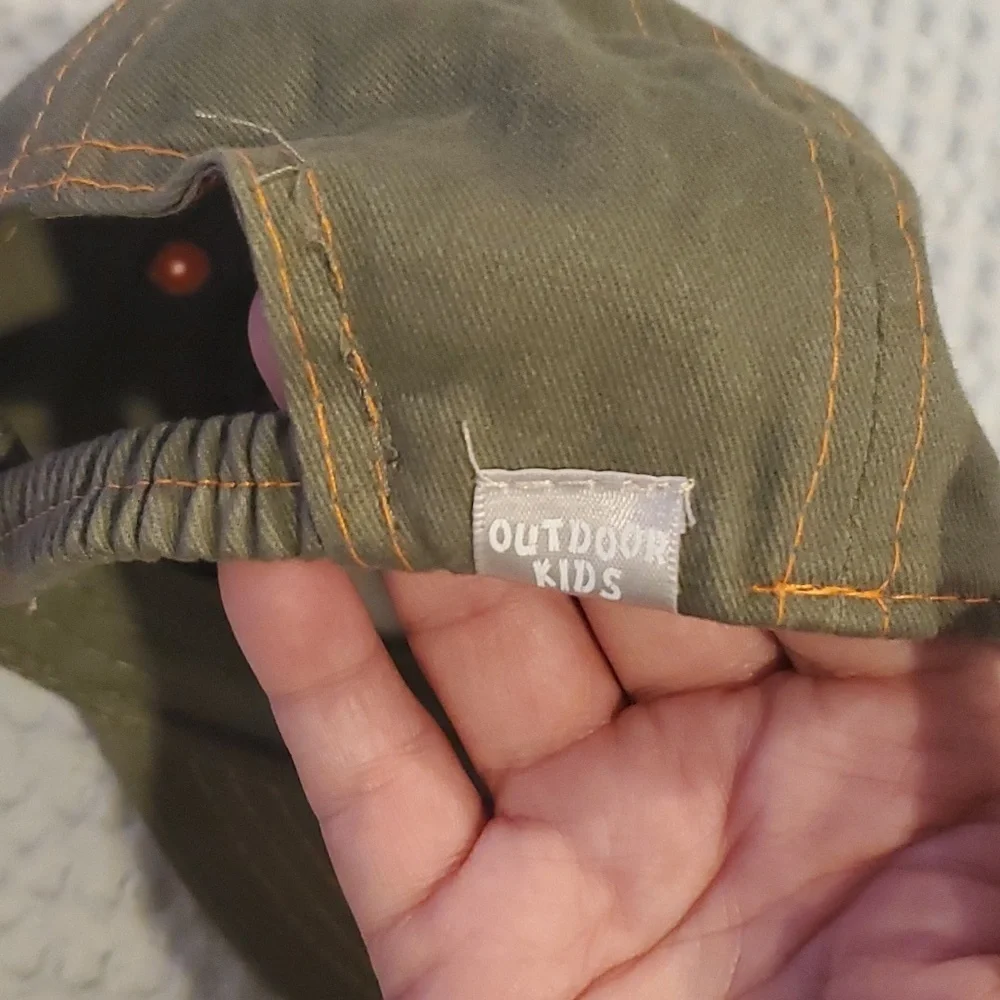 I Hunt For Hugs Hat